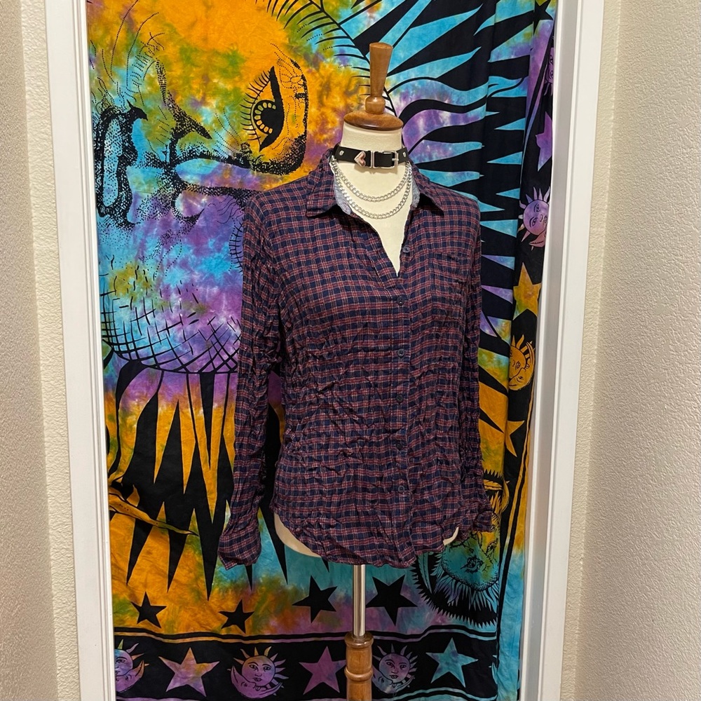 🌈 Lovely plaid button detail top - Picture 3 of 11